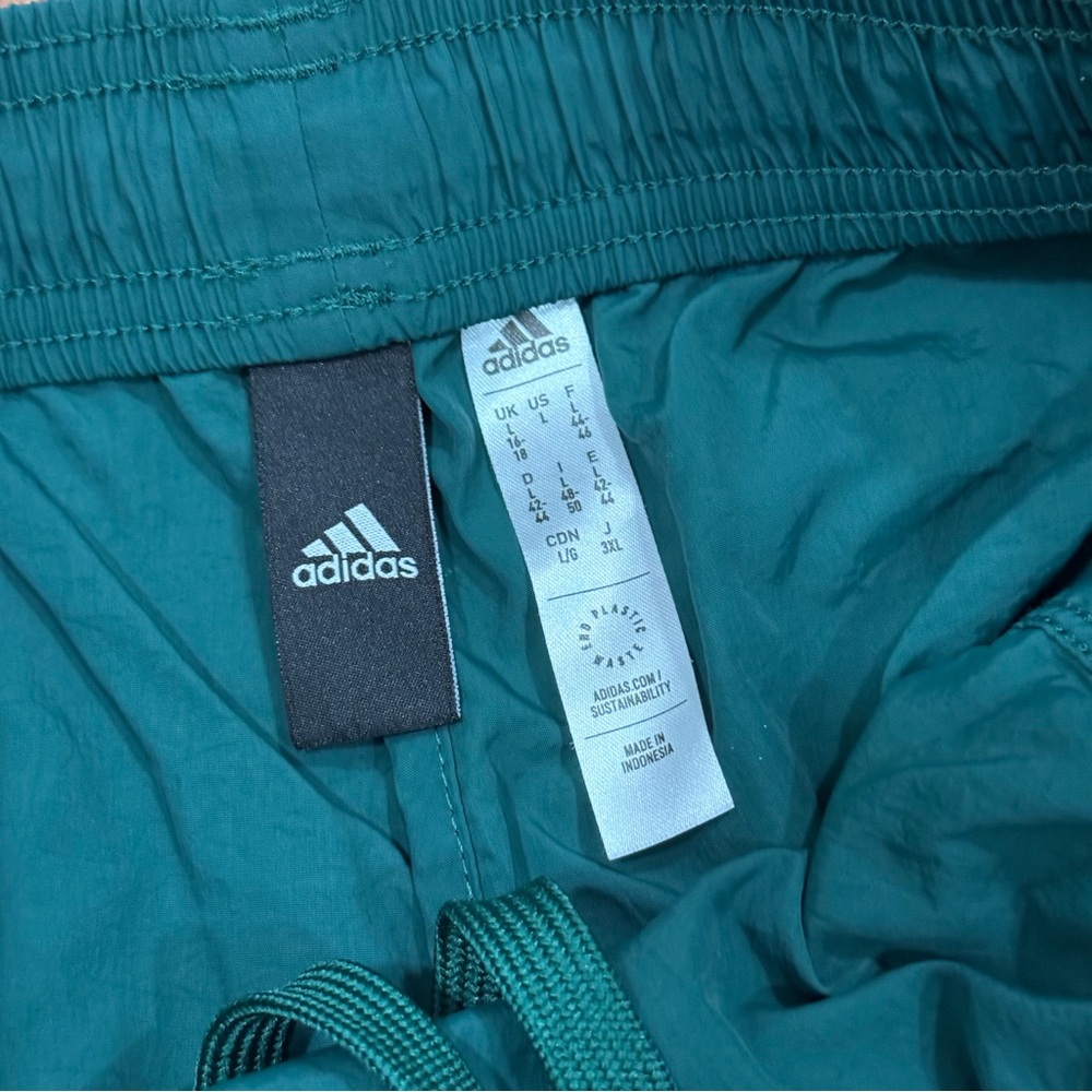 Adidas Green Snap-Button Shorts - Picture 6 of 7